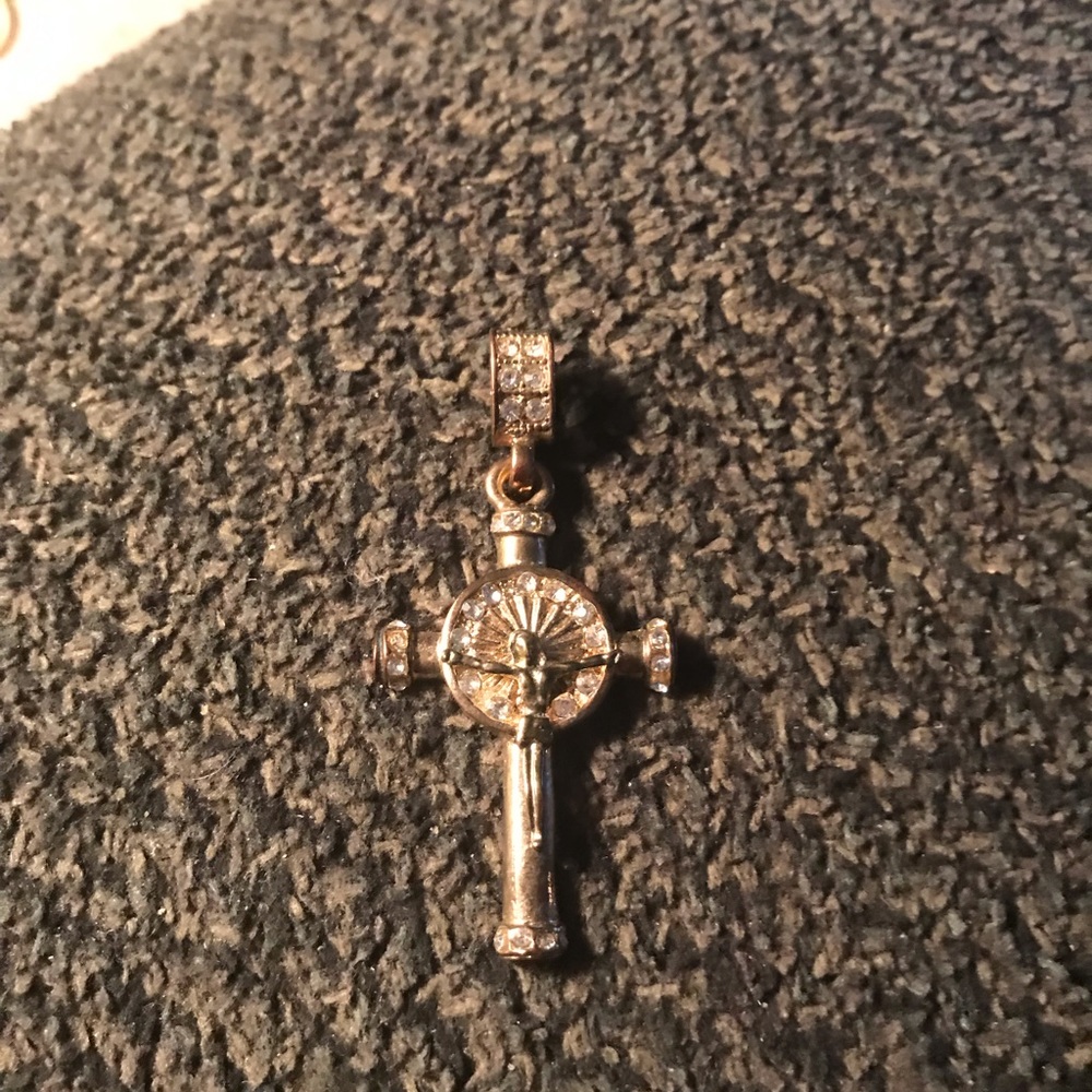 Cross pendant